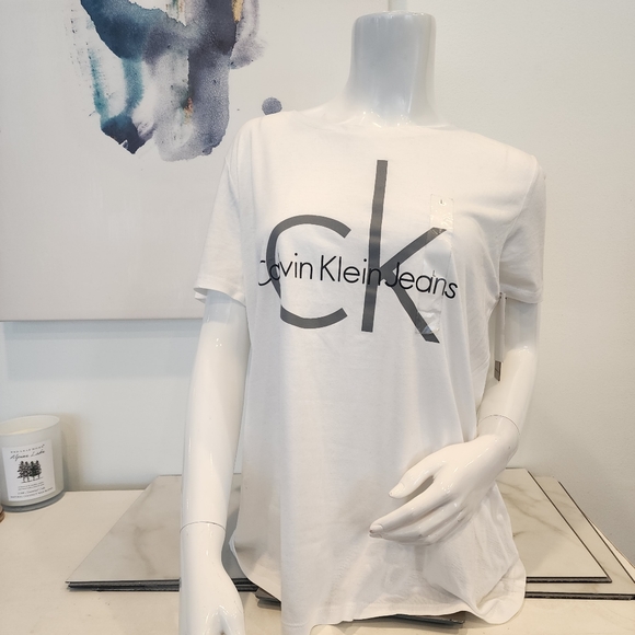 Calvin Klein, NWTO, Women's  white t-shirt. Size Large. - Picture 2 of 16